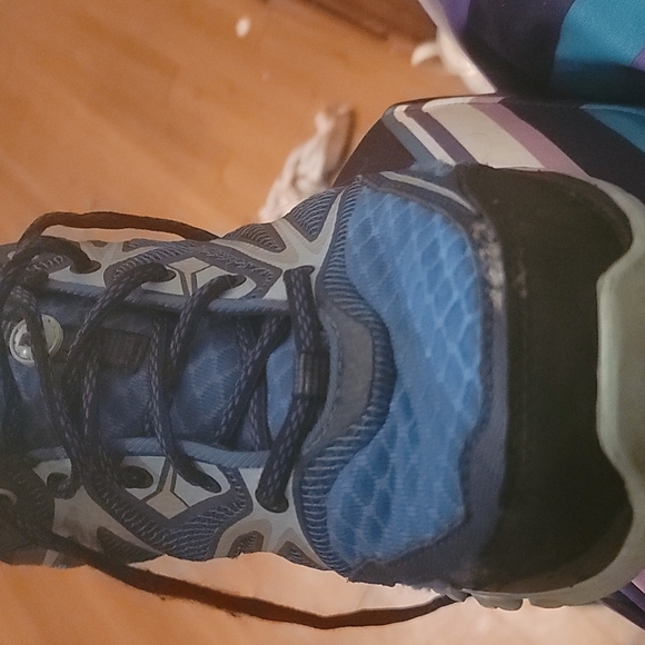 MERRELL SIZE 10 WOMANS BLACK AND BLUE RUNNING SHOES! - Picture 9 of 10